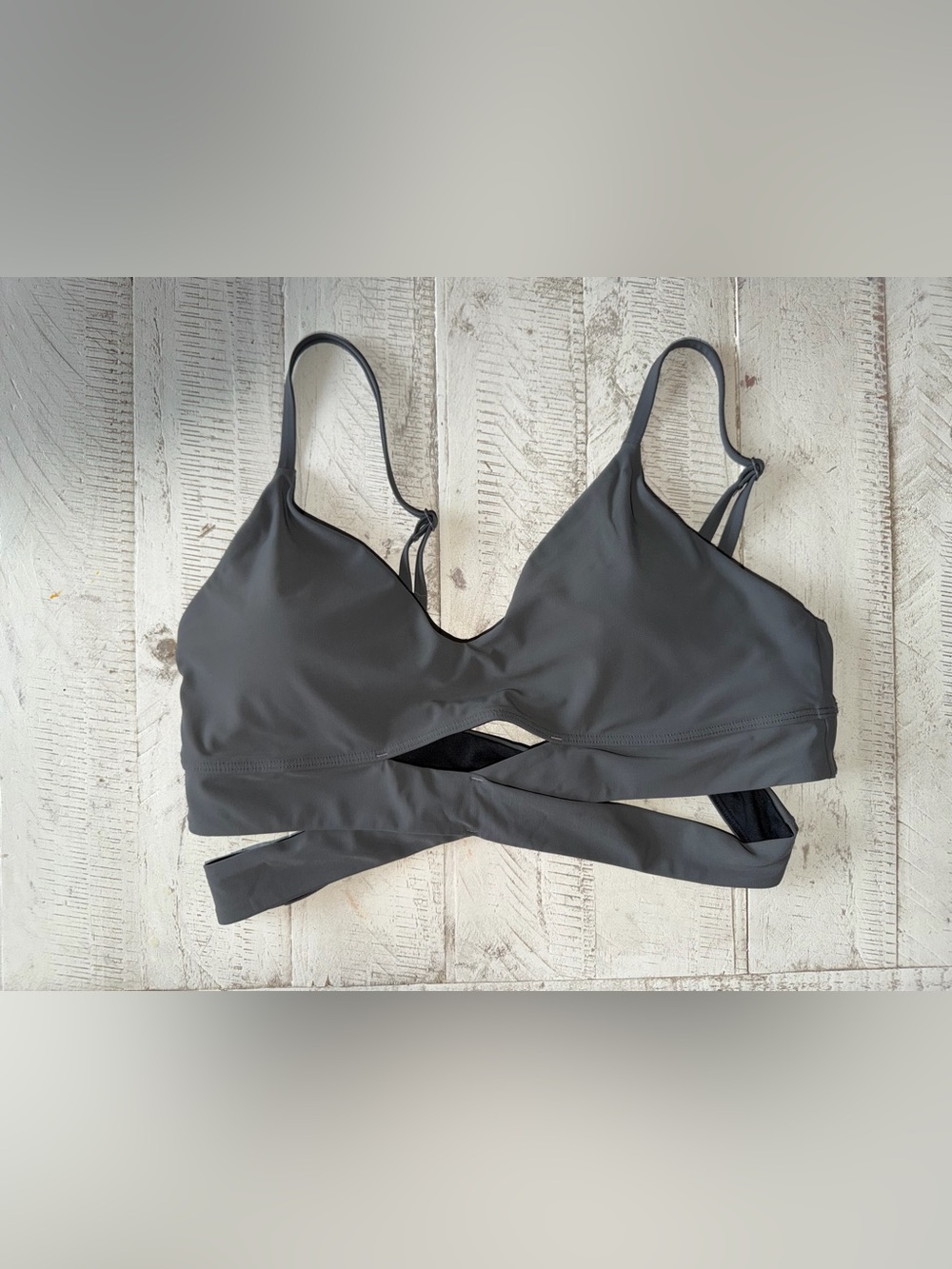 Lululemon V-Neck Crossover Underband Bra Size 10